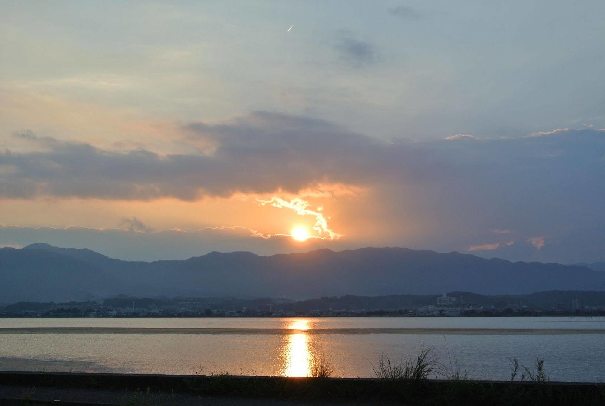 Hotel Biwako Plaza Moriyama Экстерьер фото